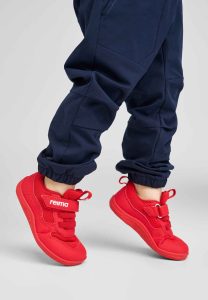 vedenpitävät paljasjalkakengät päiväkotiin